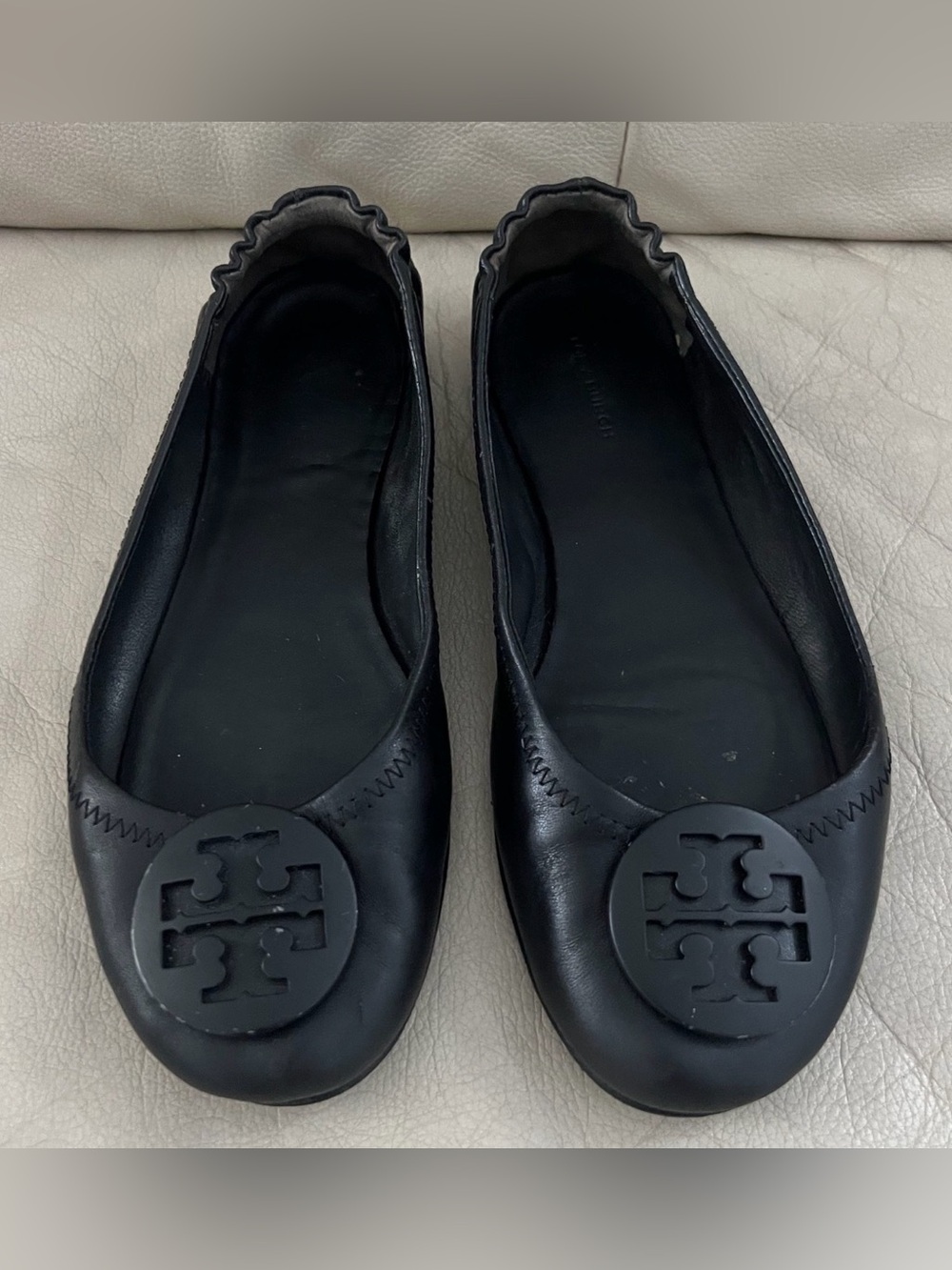 Tory Burch Black Logo Round-Toe Ballet Flats, size 8,5